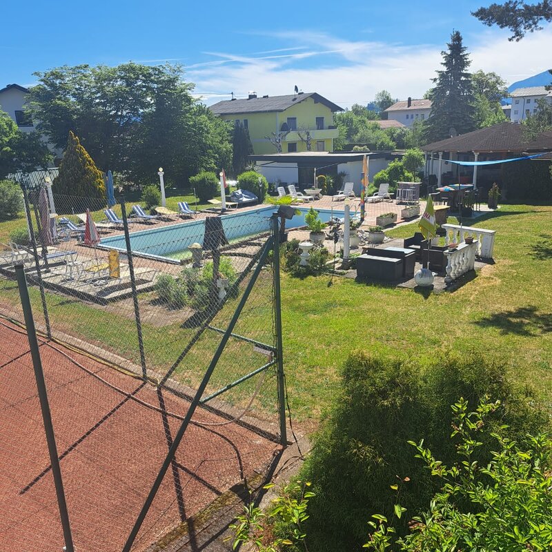 Poolanlage & Liegewiese: 2-Zimmer Wohnung zur Kurzzeitmiete & Wohnen auf Zeit für 1 bis 6 Monate am Klopeinersee