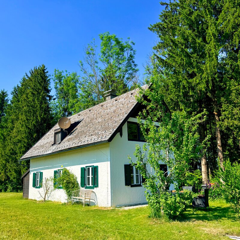 Freistehendes Haus in Alleinlage – Kurzzeitmiete & Wohnen auf Zeit für 1 bis 6 Monate in Seekirchen am Wallersee