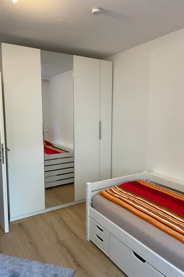Kleiderschrank mit Stauraumkonzept | © Sonja Hana