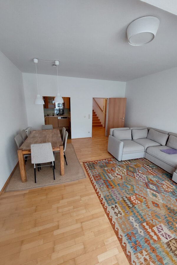 Wohnzimmer vom Balkon aus gesehen