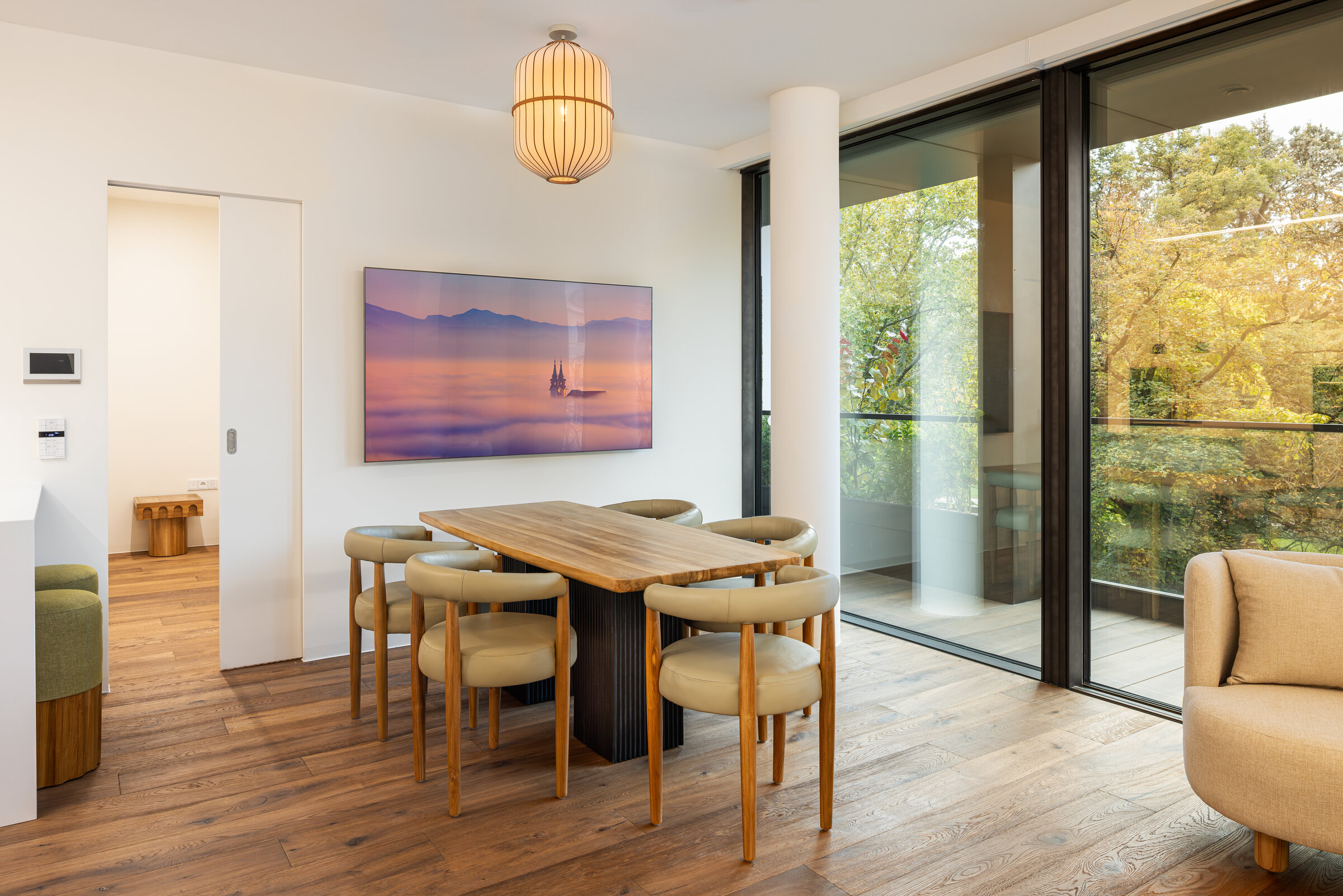 Dining table for 6 persons