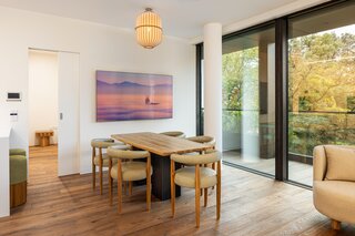 Dining table for 6 persons
