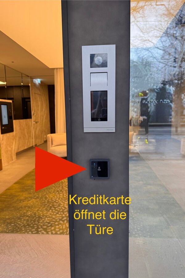 Entrance card reader