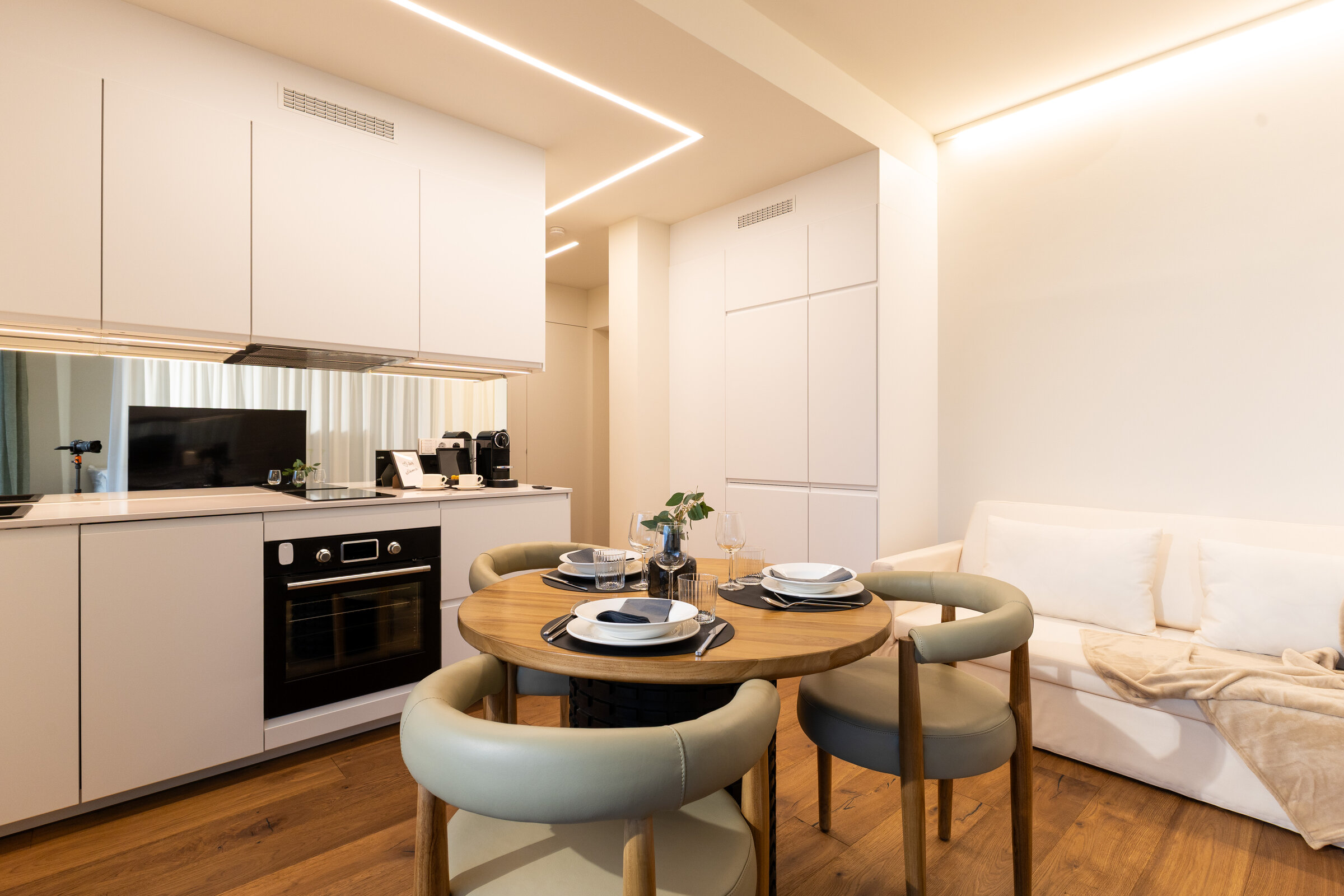 Living area/Kitchen