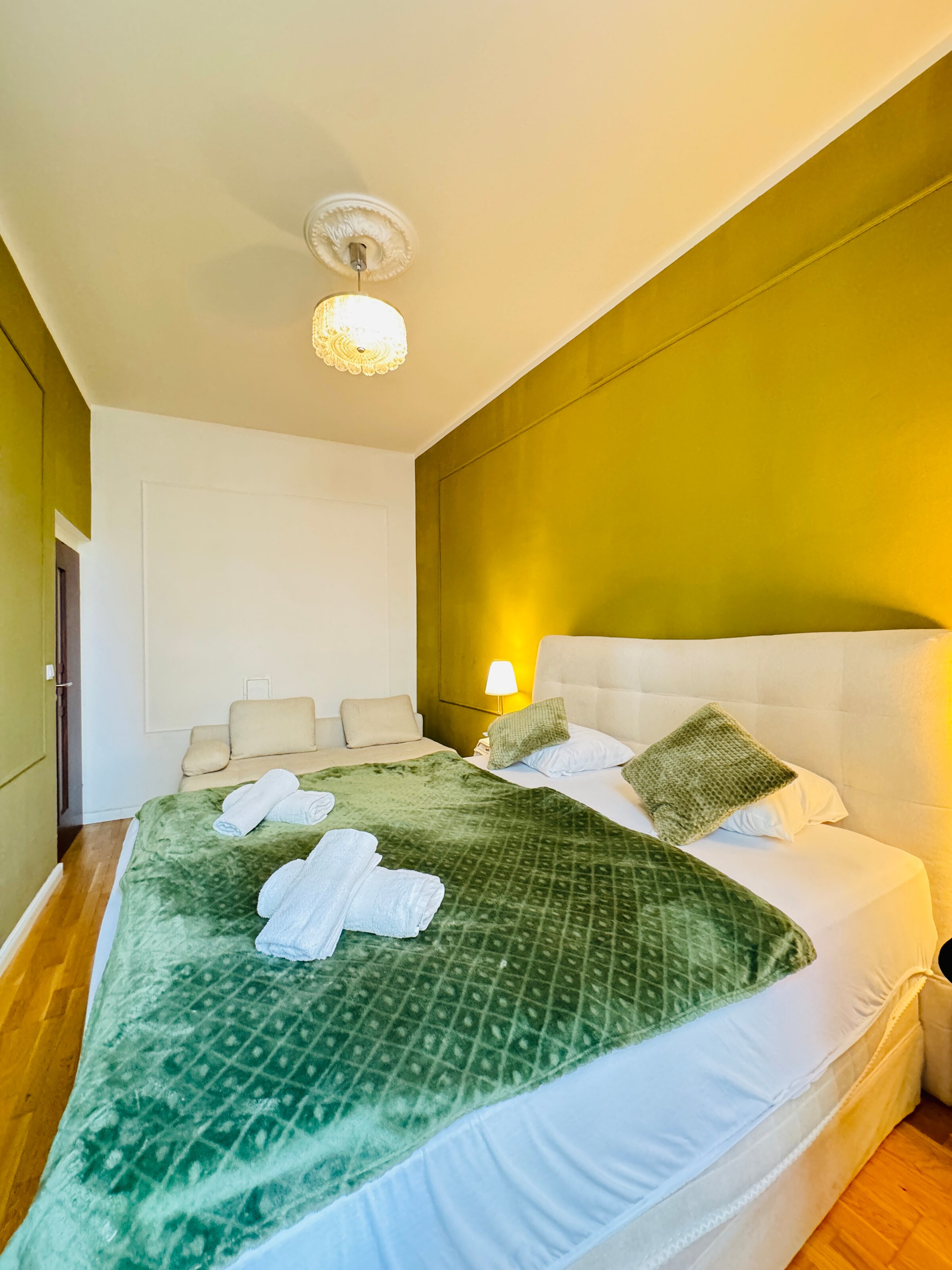 Stylish furnished bedroom in 2-room apartment – short-term rental & temporary housing for 1 to 6 months in Vienna