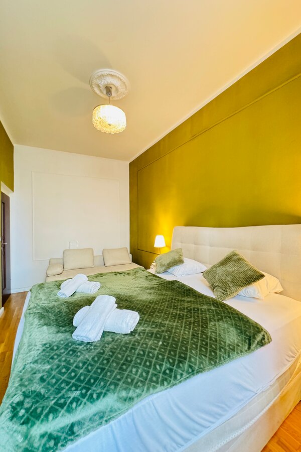 Stylish furnished bedroom in 2-room apartment – short-term rental & temporary housing for 1 to 6 months in Vienna