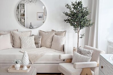 Bright living room, modern style – 3-room apartment for short-term rental & temporary housing 1–6 months in Vienna | © Luxuriöses Apartment in zentraler Lage Wohnung Wien 100 qm