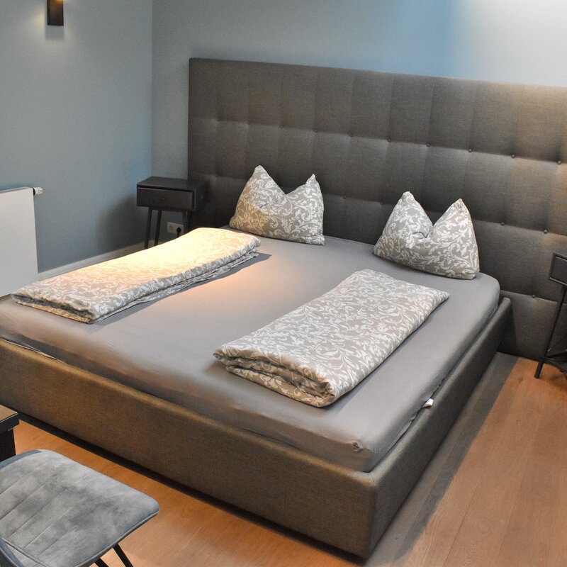 Schlafzimmer 1