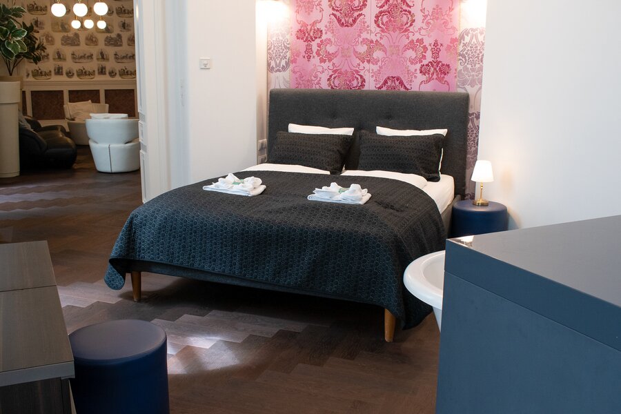 Schlafzimmer 1