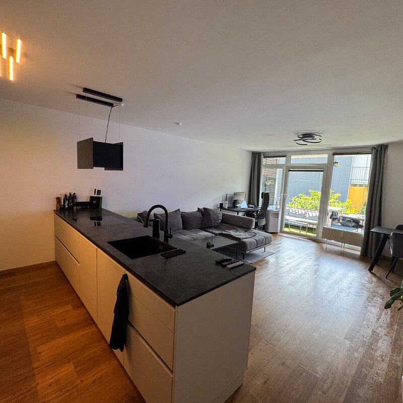 Offene Designküche & Wohnbereich – 2-Zimmer Wohnung zur Kurzzeitmiete & Wohnen auf Zeit, 1 bis 6 Monate, Hall in Tirol