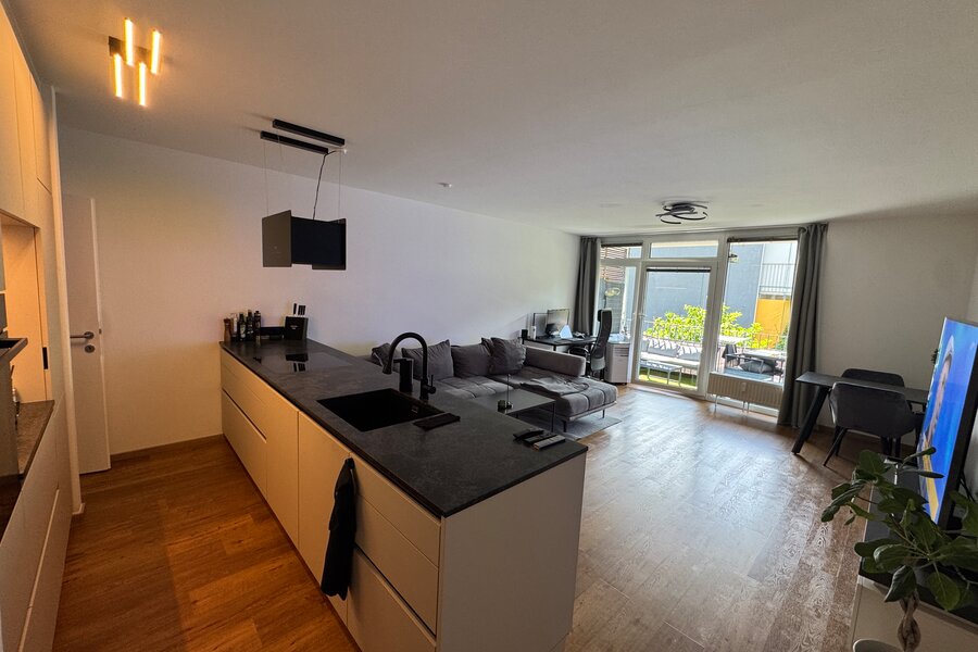 Offene Designküche & Wohnbereich – 2-Zimmer Wohnung zur Kurzzeitmiete & Wohnen auf Zeit, 1 bis 6 Monate, Hall in Tirol