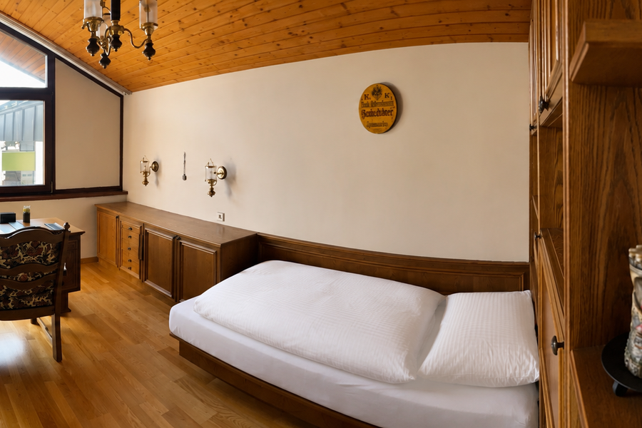 Arbeits- und Schlafzimmer