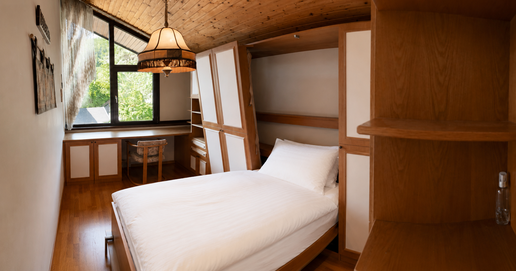 Arbeits- und Schlafzimmer