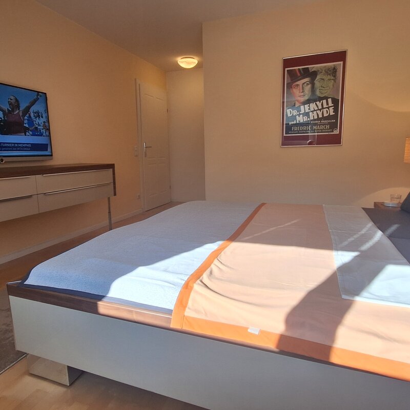 Schlafzimmer 1