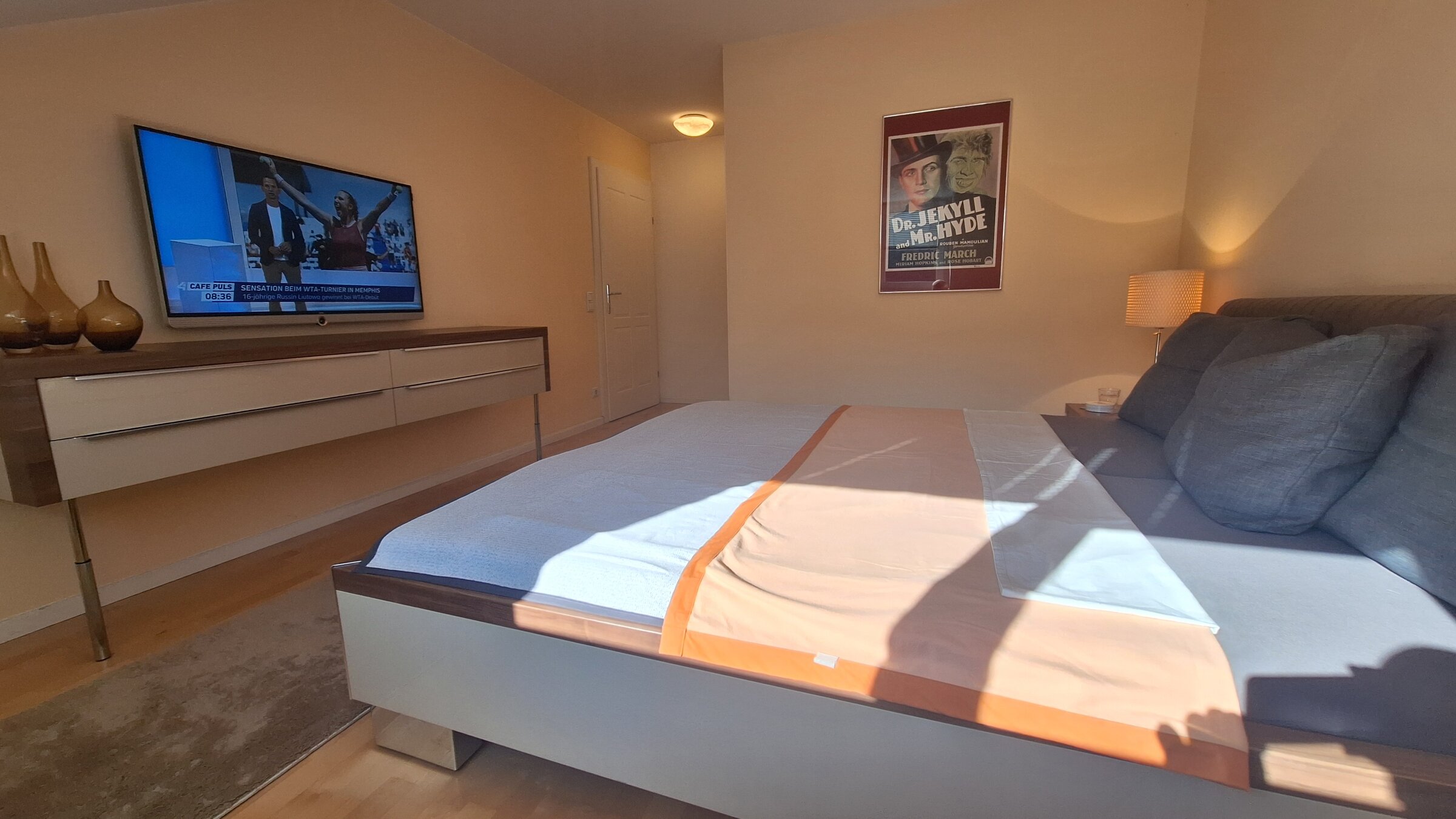 Schlafzimmer 1