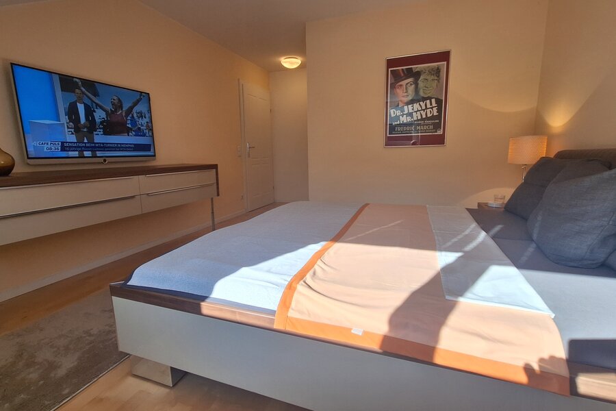 Schlafzimmer 1