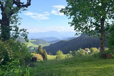 Grüne Wiesen, Berge & Natur: 2-Zimmer Apartment zur Kurzzeitmiete – Wohnen auf Zeit für 1 bis 6 Monate in Brückl