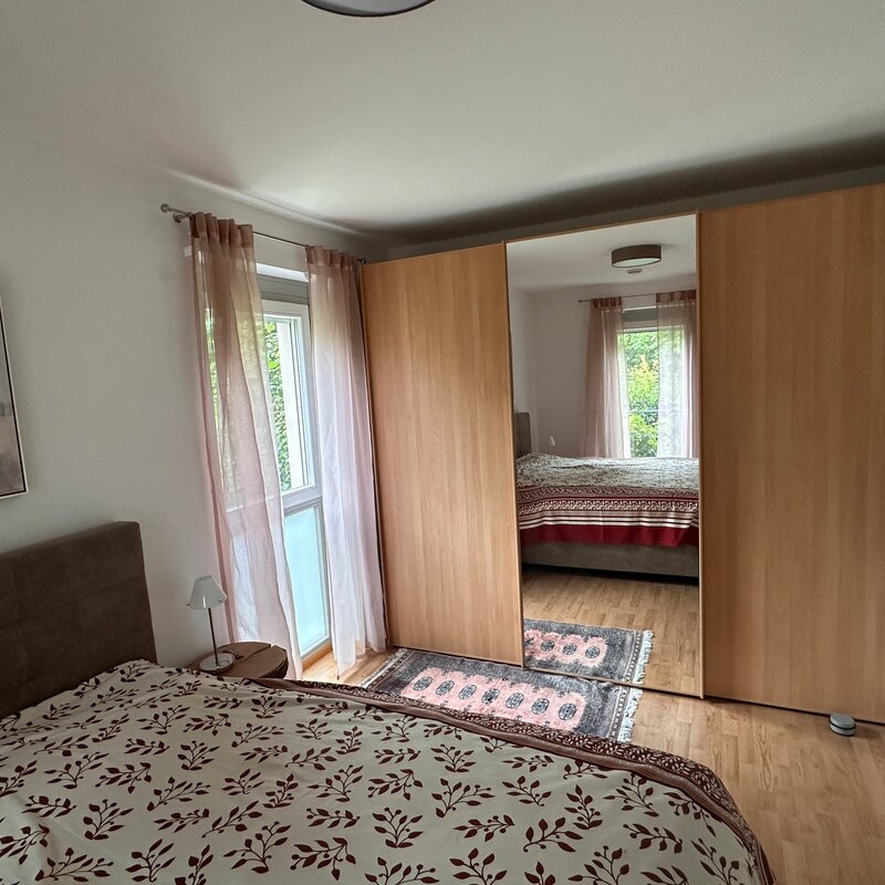 Schlafzimmer 1