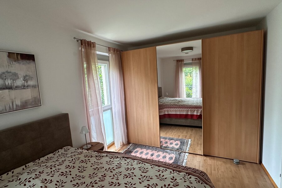 Schlafzimmer 1