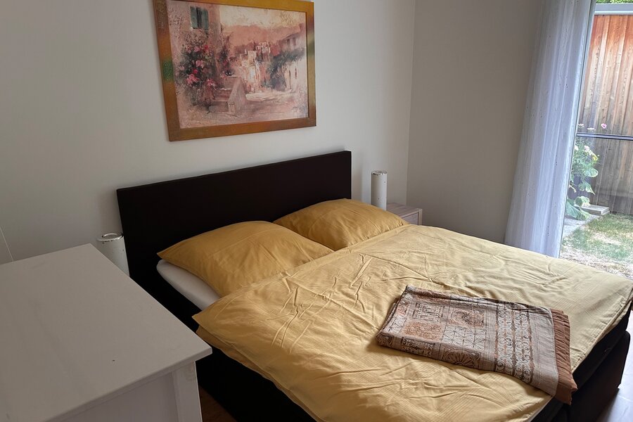 Schlafzimmer 2
