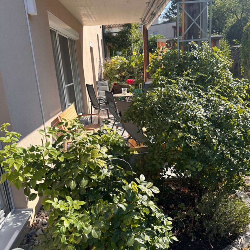 Terrasse mit Garten