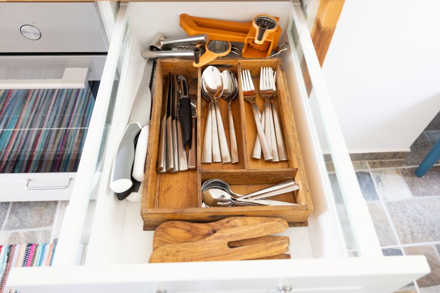 kitchen cutlery drawer | © Alessandra Dorigato