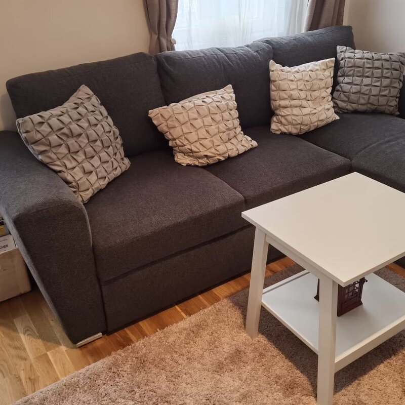 ausziehbares neues Sofa