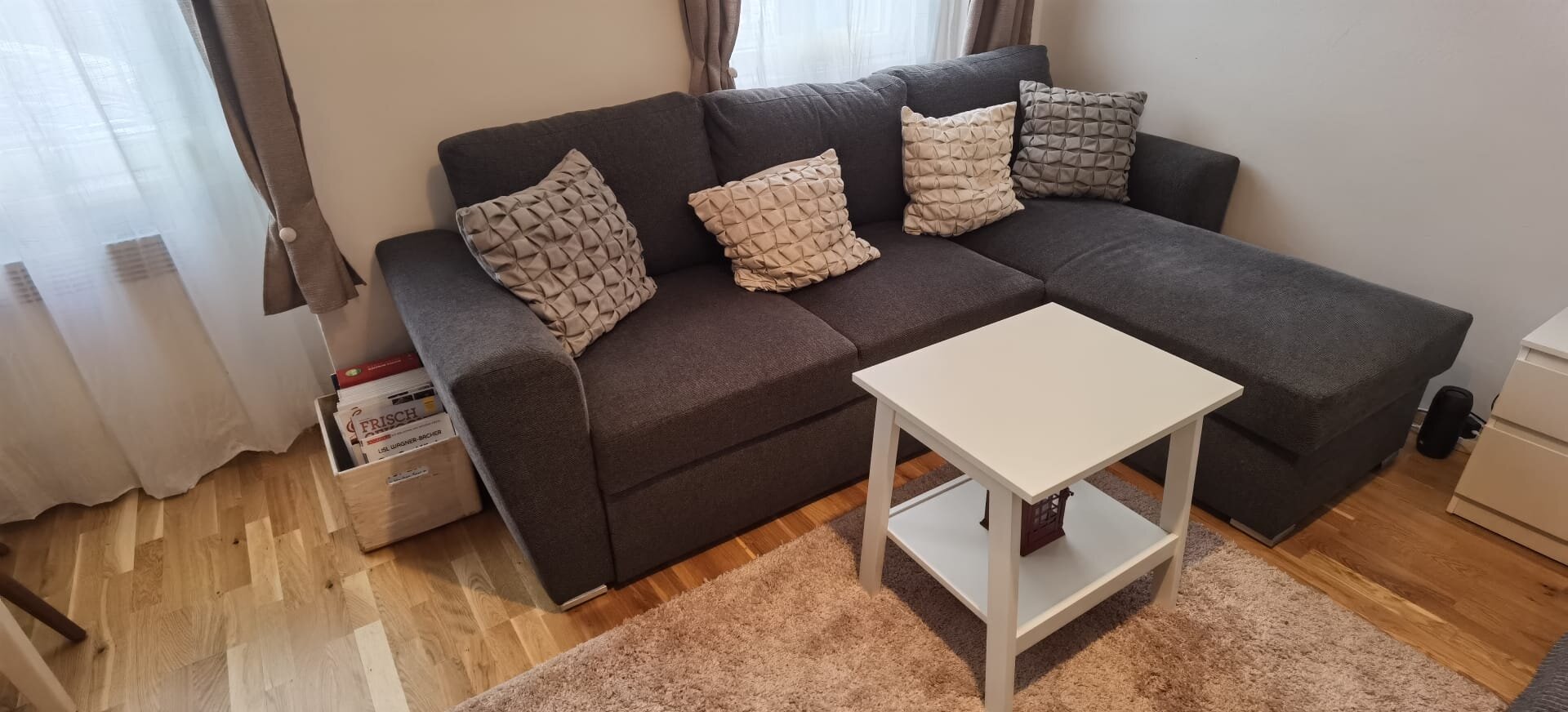 ausziehbares neues Sofa