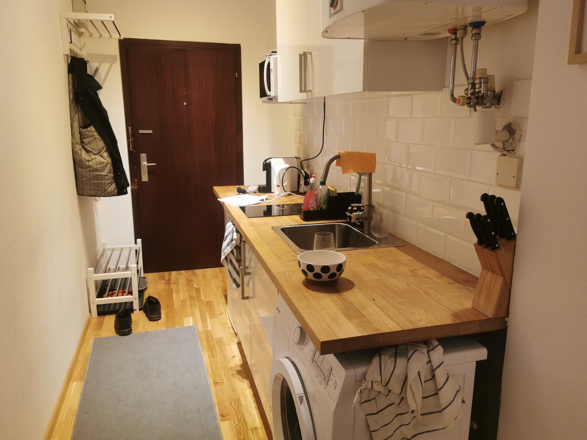 Küchenzeile mit Waschmaschine