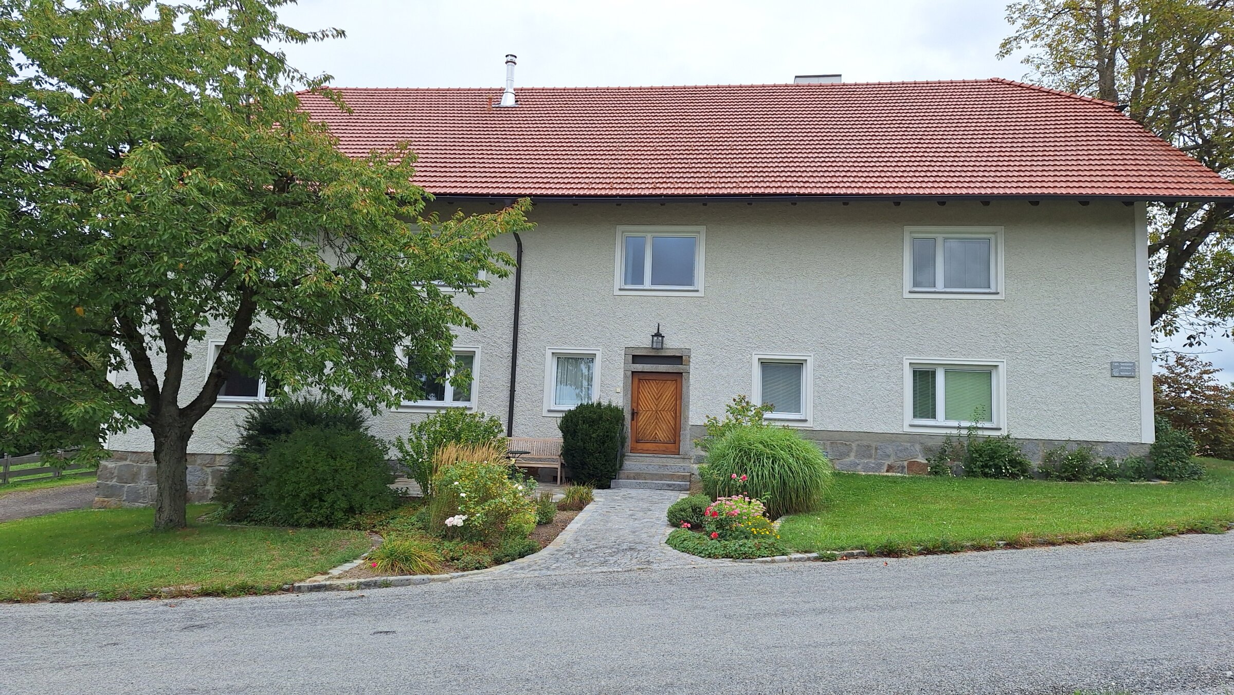 Freistehendes 2-Zimmer Haus mit gepflegtem Garten – Kurzzeitmiete & Wohnen auf Zeit für 1 bis 6 Monate in Kallham