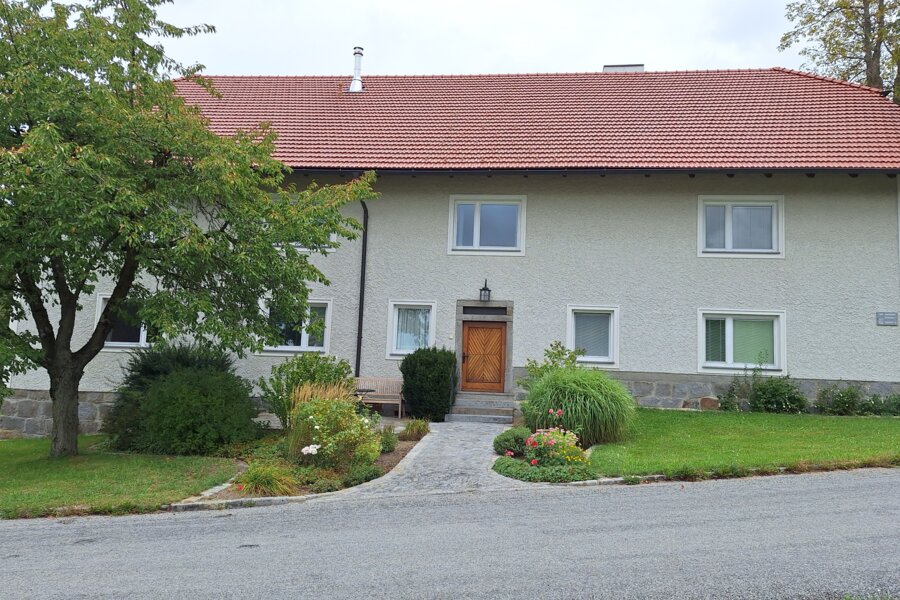 Freistehendes 2-Zimmer Haus mit gepflegtem Garten – Kurzzeitmiete & Wohnen auf Zeit für 1 bis 6 Monate in Kallham