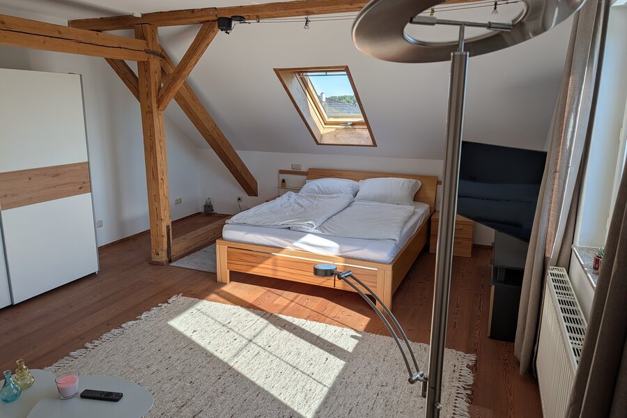 Wohn-/Schlafzimmer 2.OG