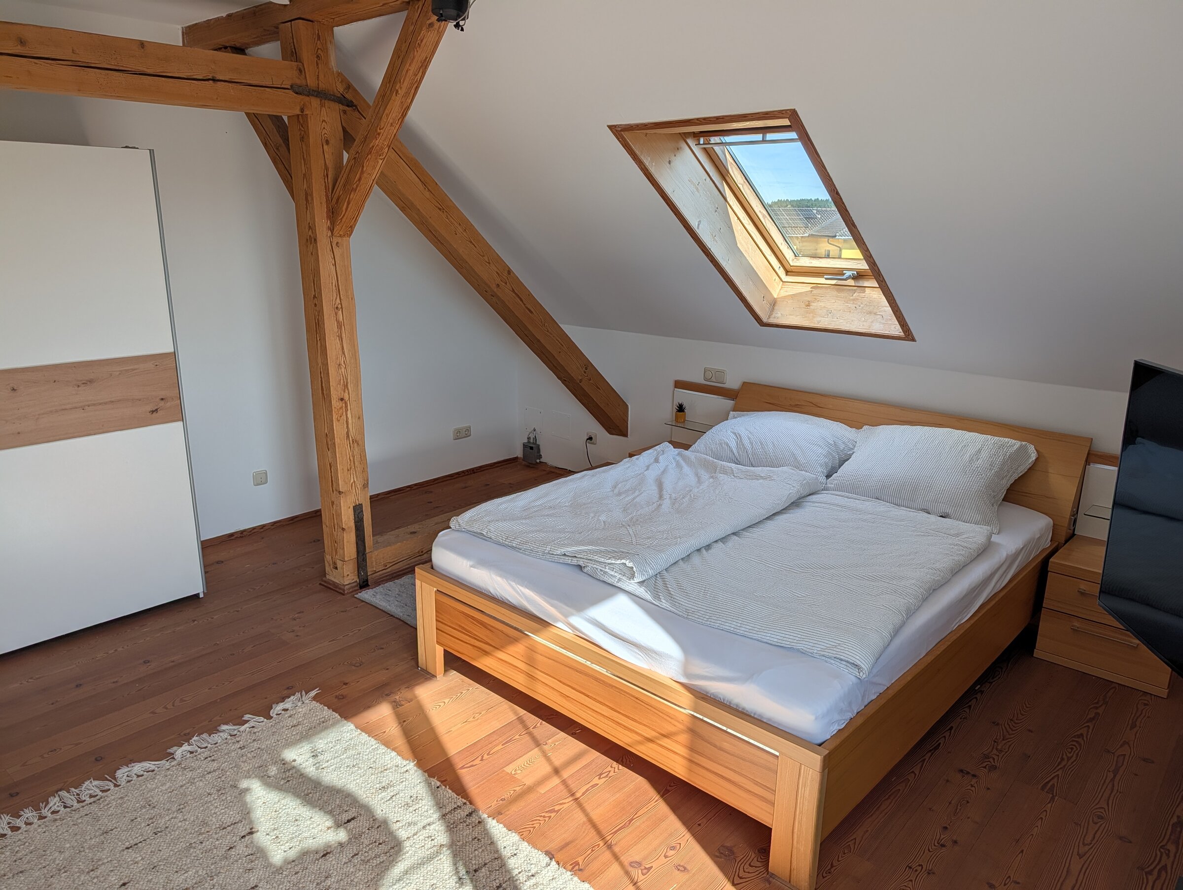 Wohn-/Schlafzimmer 2.OG