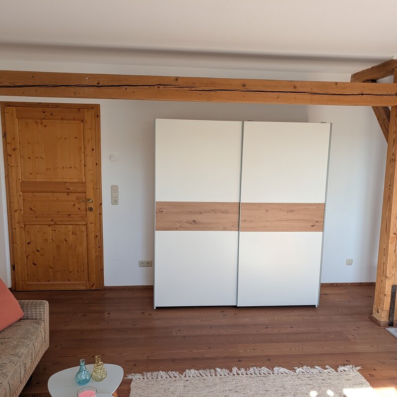 Wohn-/Schlafzimmer 2.OG