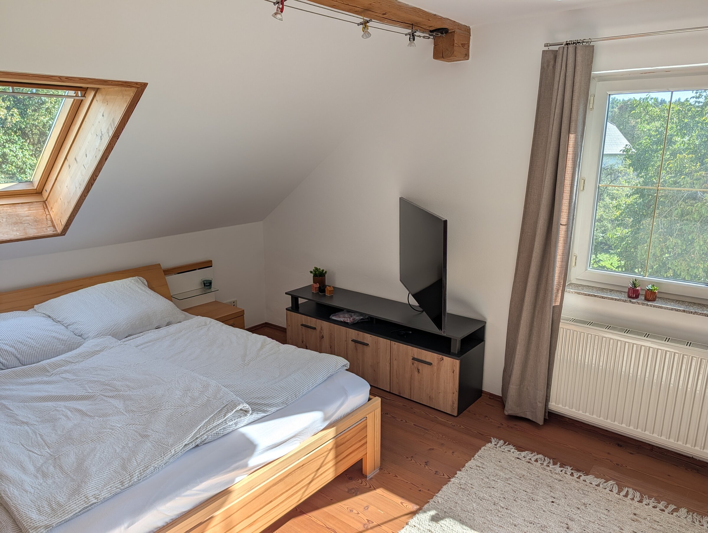 Wohn-/Schlafzimmer 2.OG