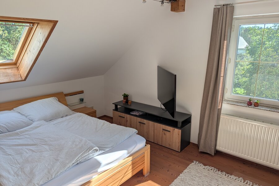 Wohn-/Schlafzimmer 2.OG