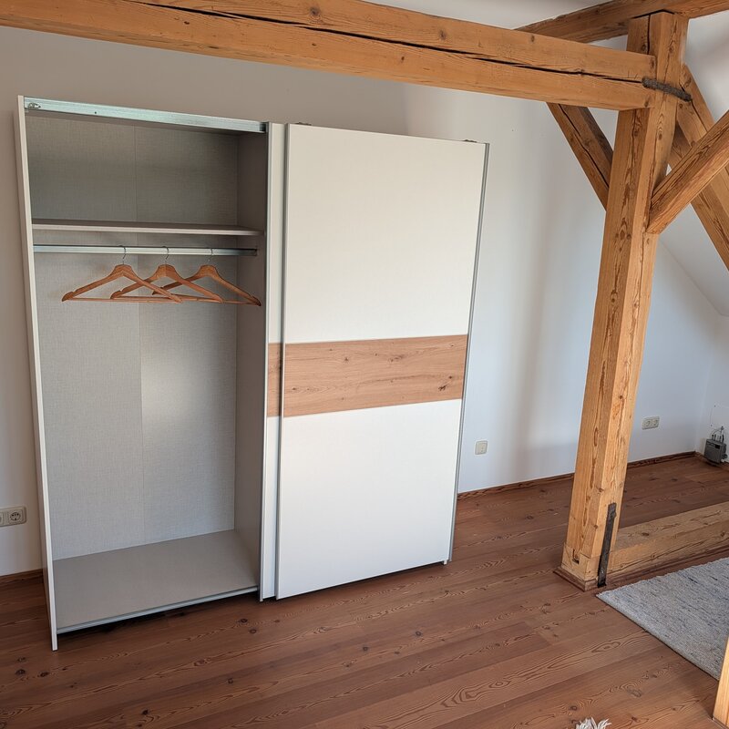 Wohn-/Schlafzimmer 2.OG