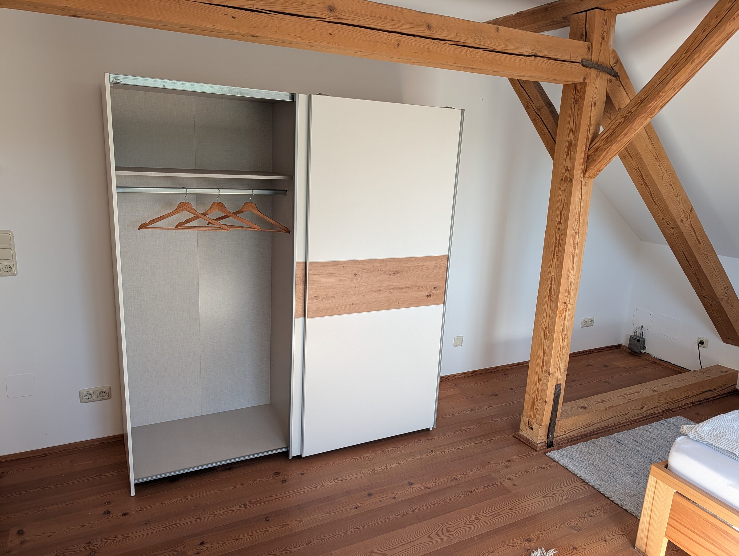 Wohn-/Schlafzimmer 2.OG