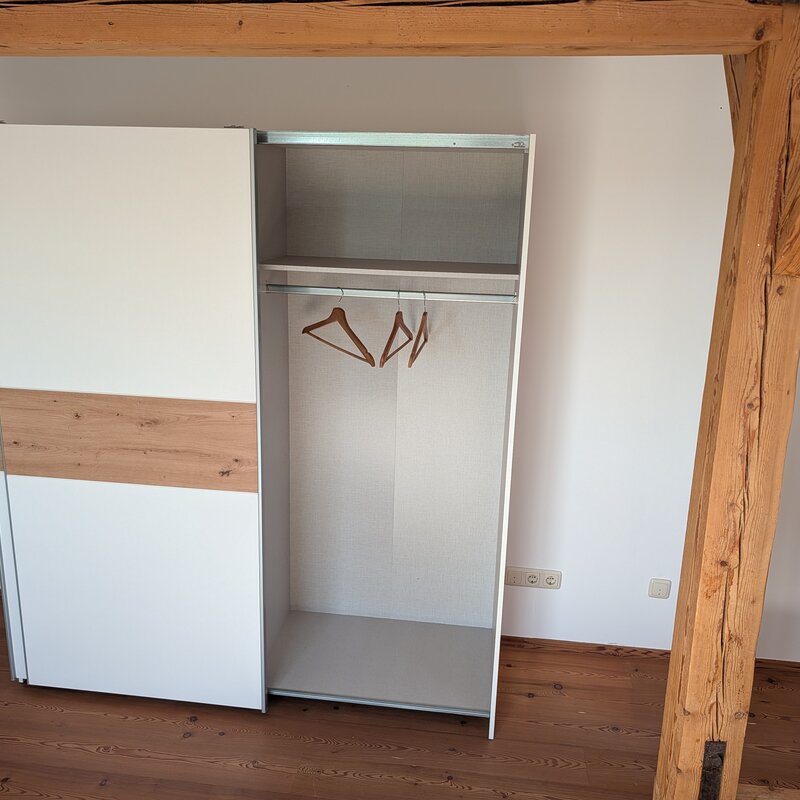 Wohn-/Schlafzimmer 2.OG