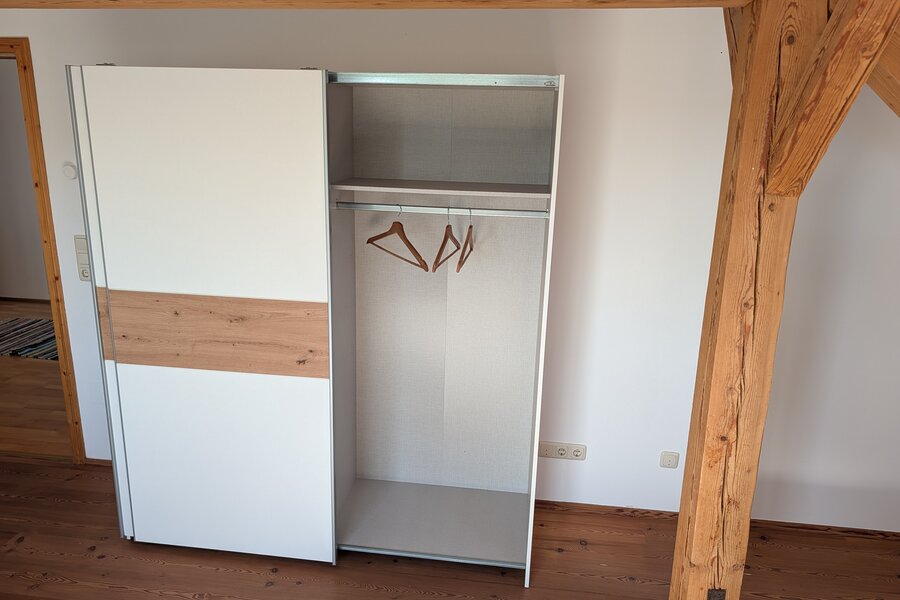Wohn-/Schlafzimmer 2.OG