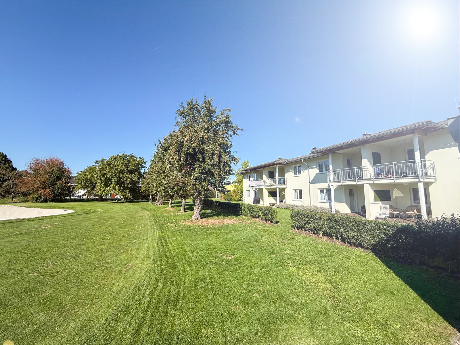Helles Appartement mit Grünblick – 2-Zimmer-Wohnung zur Kurzzeitmiete & Wohnen auf Zeit für 1 bis 6 Monate in Kematen | © Golf Resort Kremstal