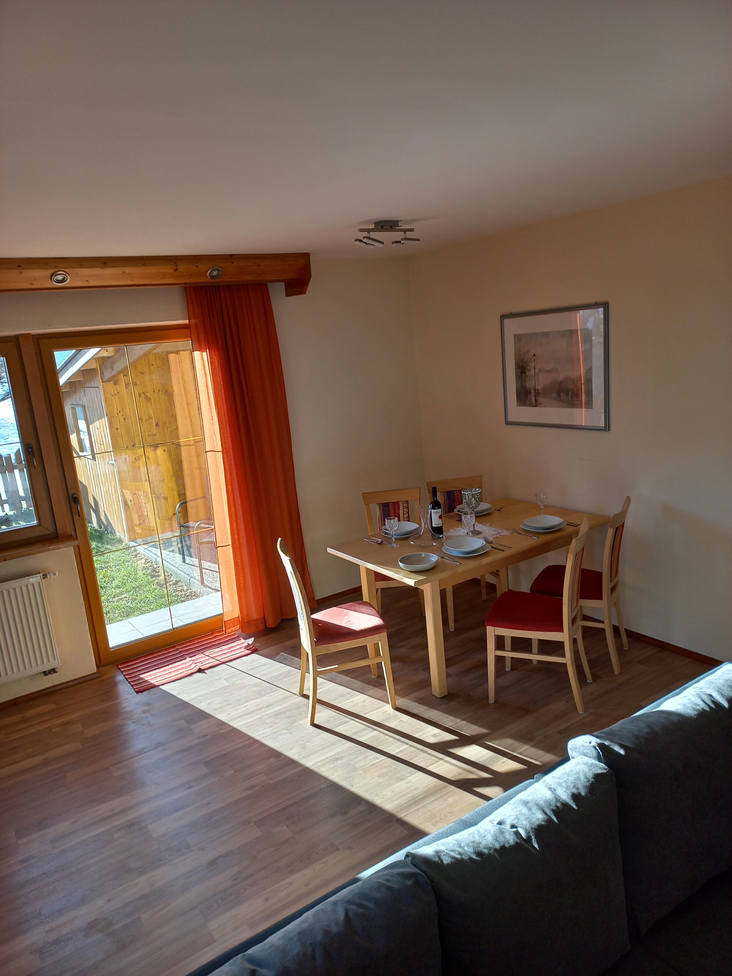 Beim Frühstück kann man seinen Kaffee in der Morgensonne schlürfen und den Tag beginnen