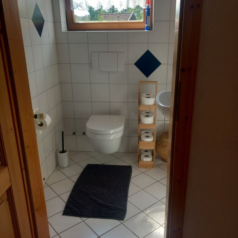separates WC