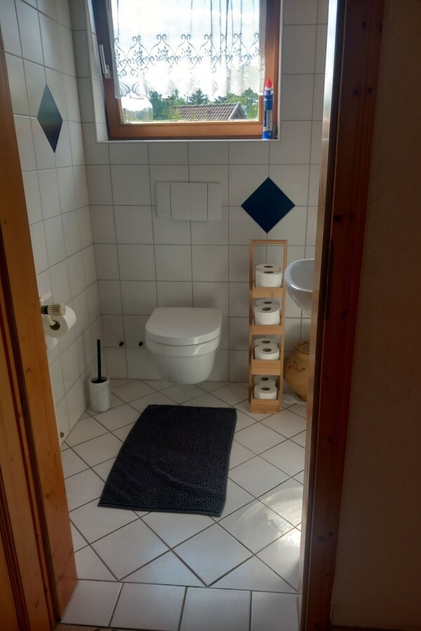 separates WC