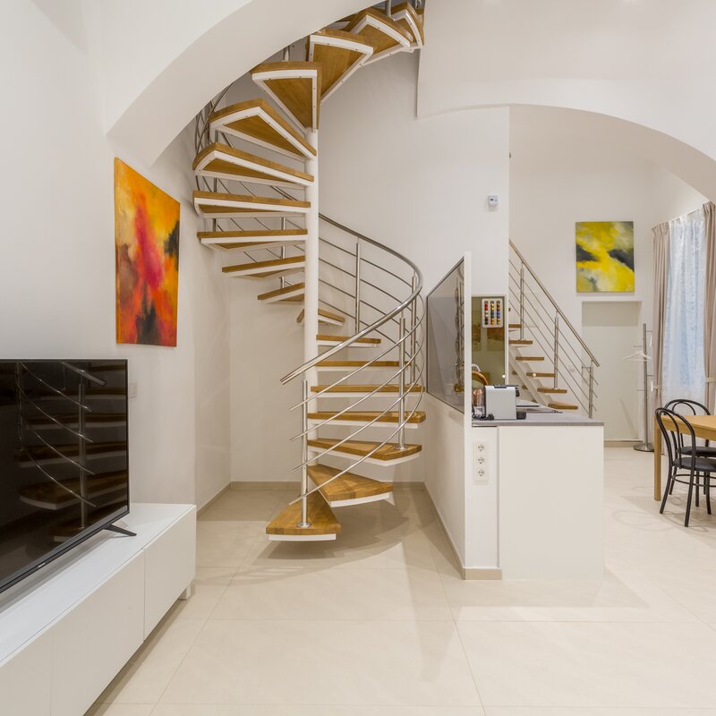 flächig, ruhig zum Innenhof gelegen