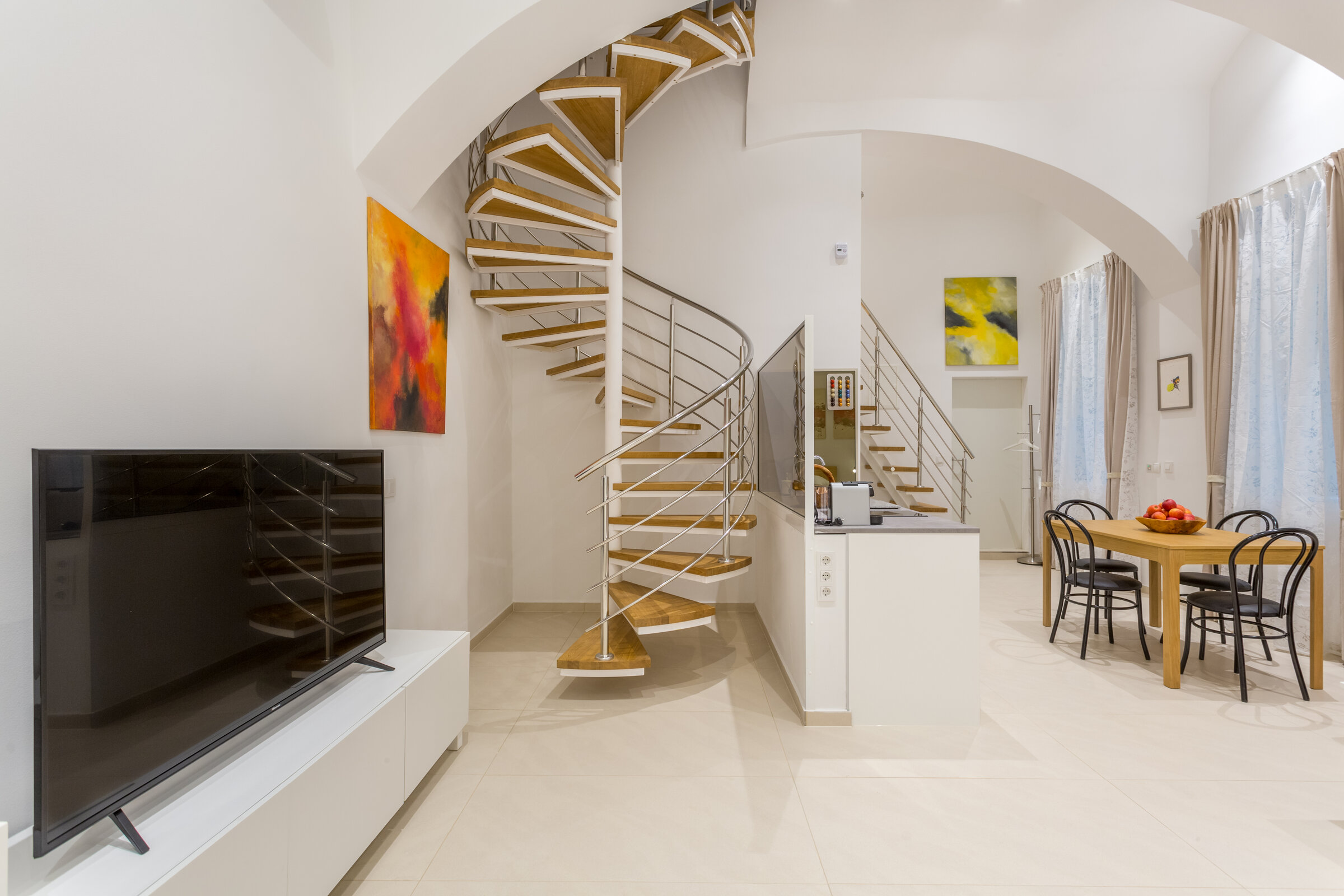 flächig, ruhig zum Innenhof gelegen