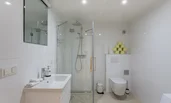 Große Dusche