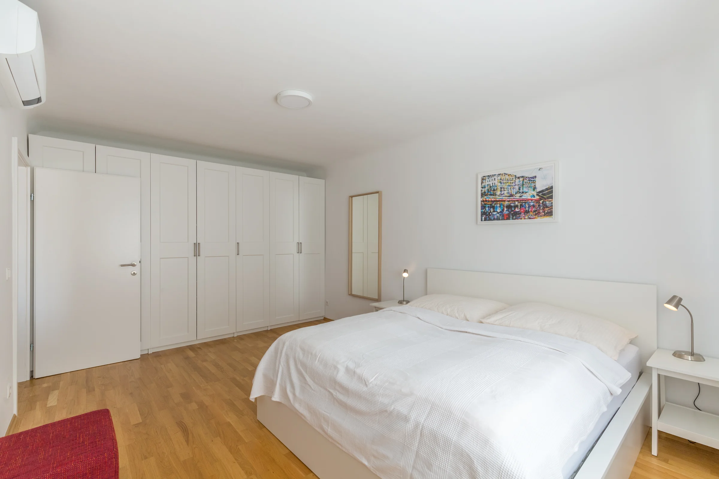 Schlafzimmer nr. 1 mit viel Lagerraum