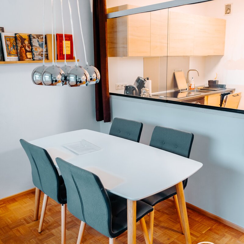 Essecke mit Marienwinkel (oben links)