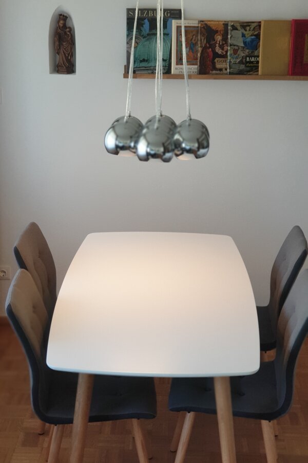 Essecke mit Marienwinkel (oben links)